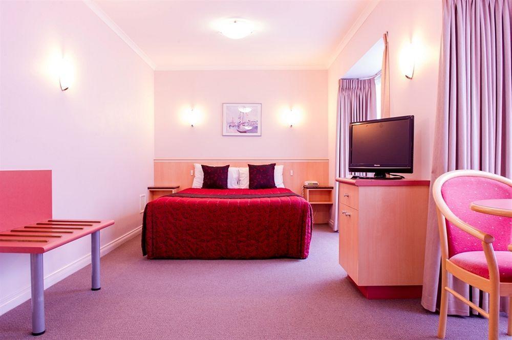 The Waverley International Hotel Glen Waverley Bagian luar foto